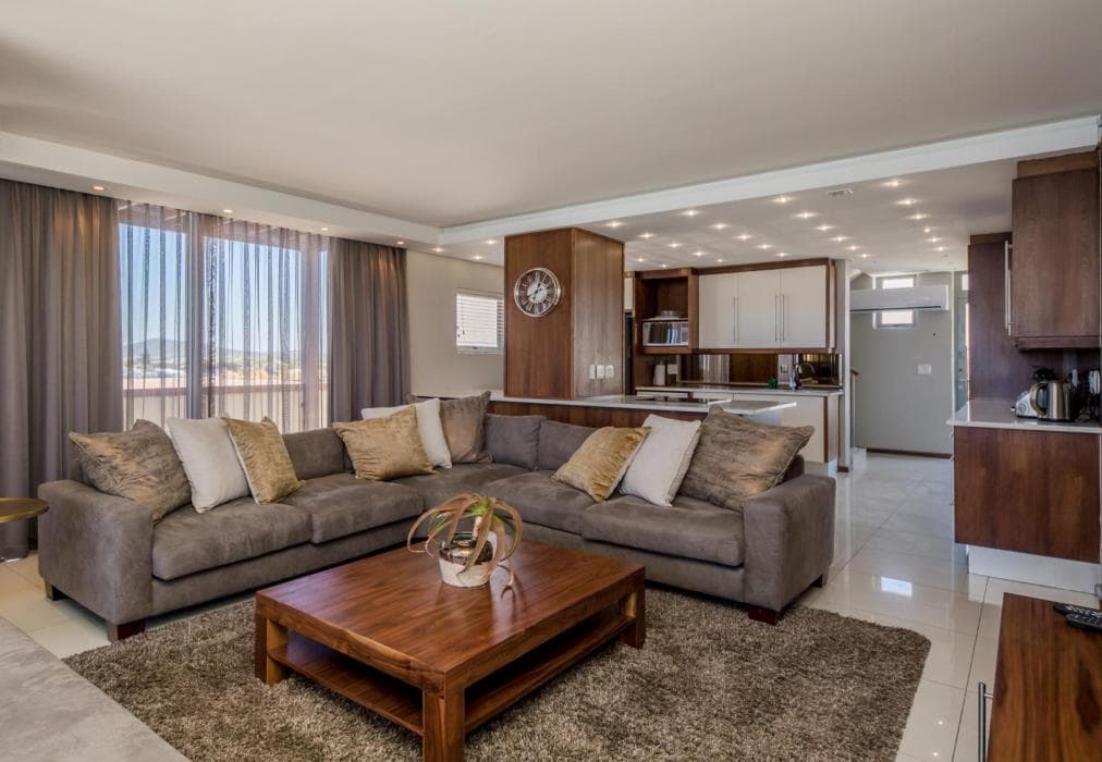 Four Bedroom Penthouse with Jacuzzi