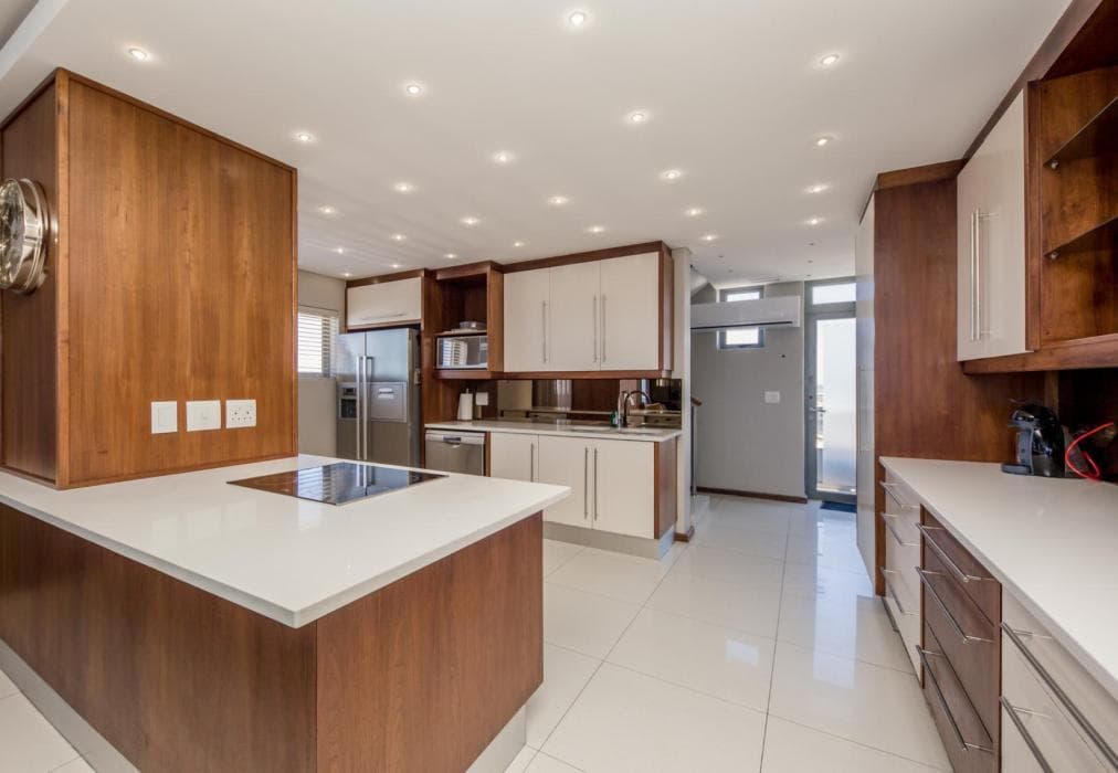 Four Bedroom Penthouse with Jacuzzi