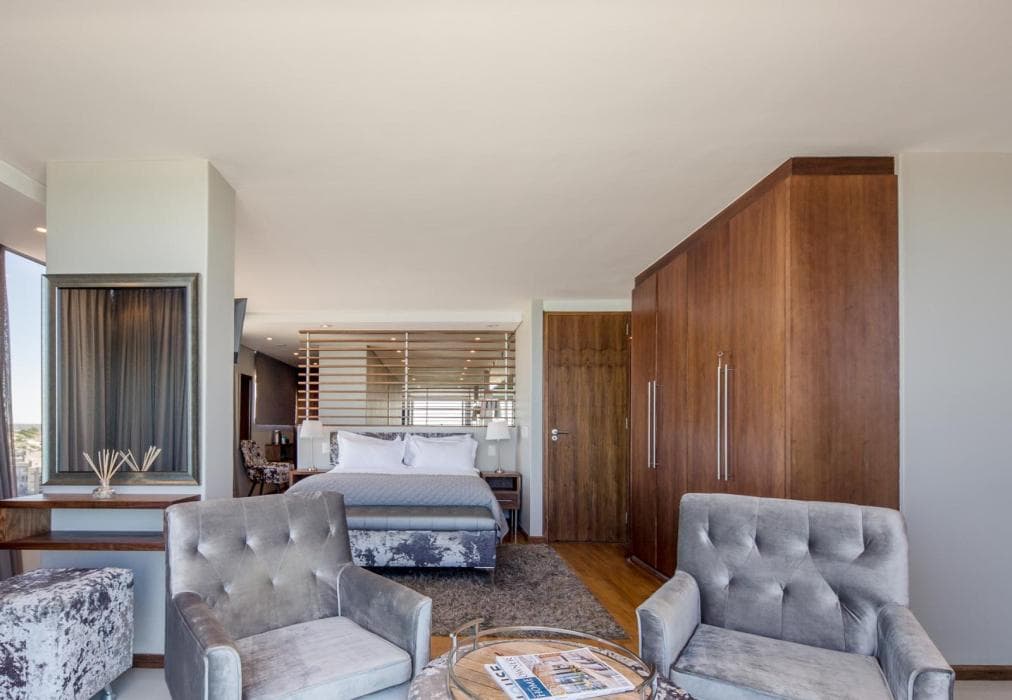 Four Bedroom Penthouse with Jacuzzi