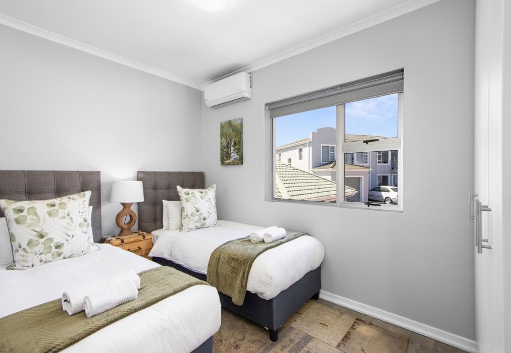 Big Bay Beach Club J32