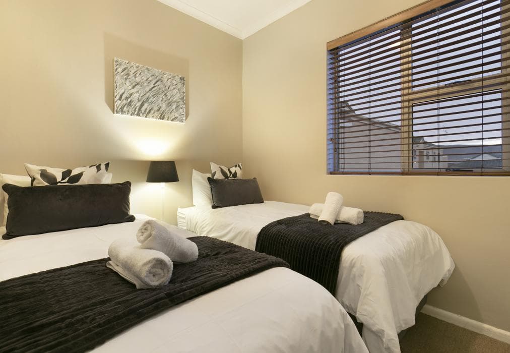 Big Bay Beach Club 21