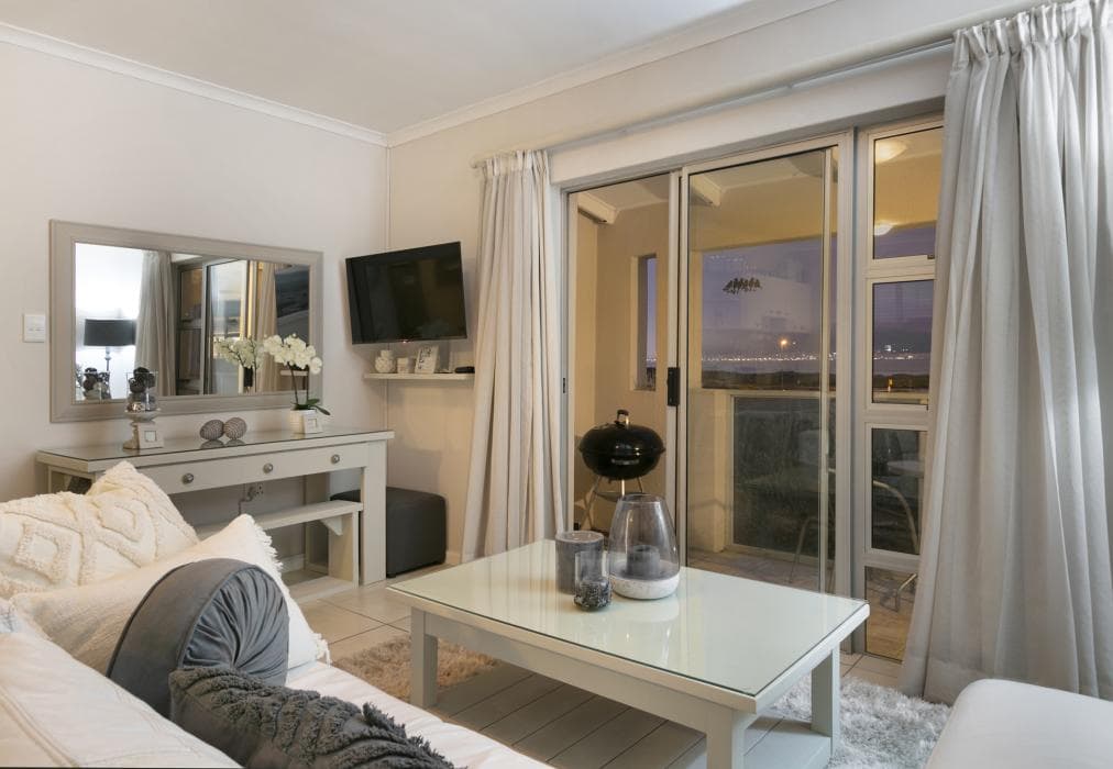 Big Bay Beach Club 21