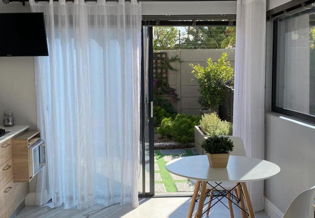 A Studio Apartment in Bloubergsands