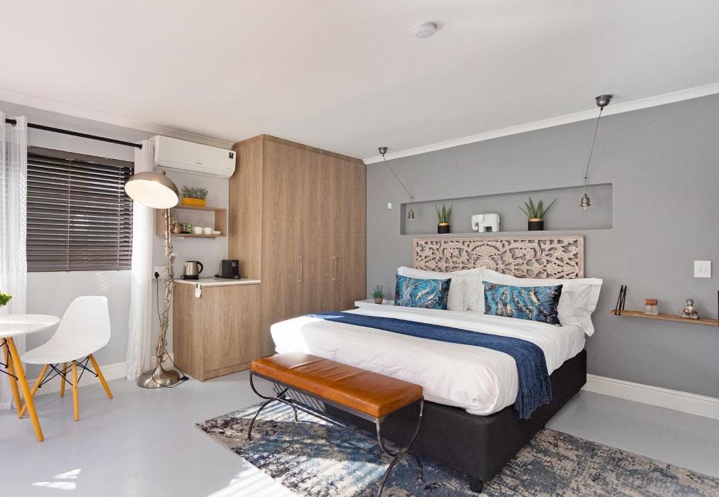 A Studio Apartment in Bloubergsands