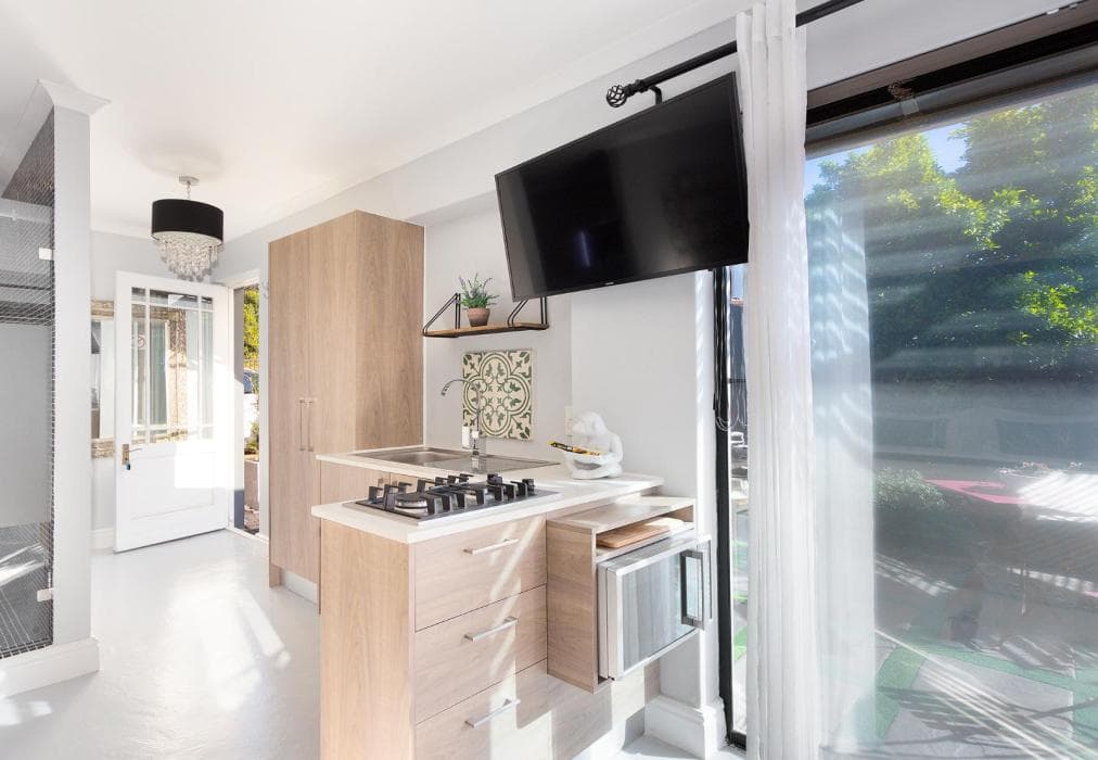 A Studio Apartment in Bloubergsands