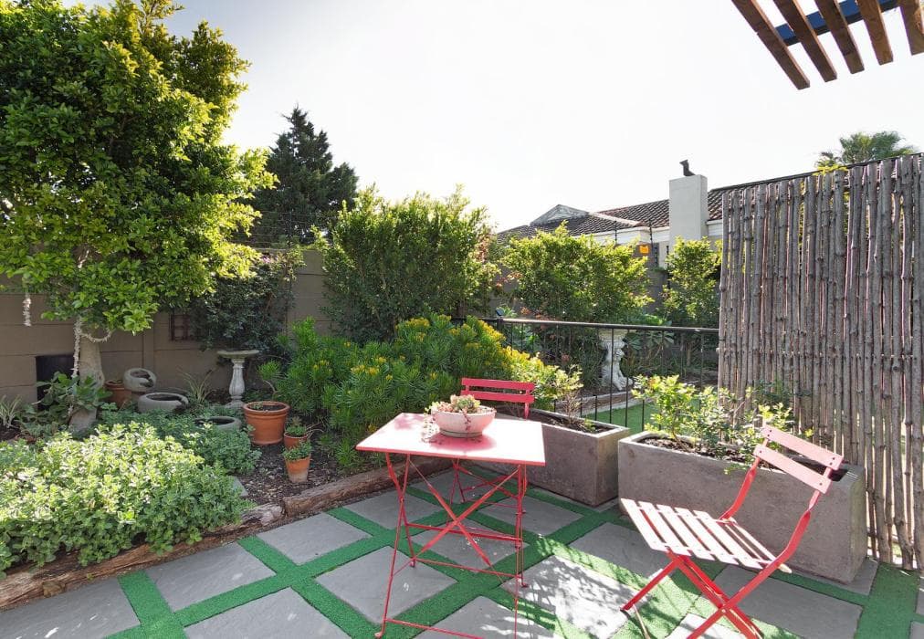 A Studio Apartment in Bloubergsands