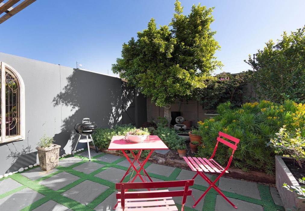 A Studio Apartment in Bloubergsands