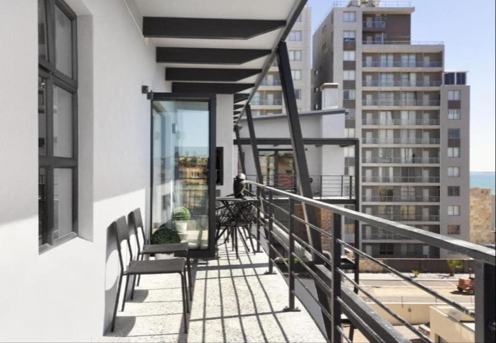 Manhattan On Coral Apartments