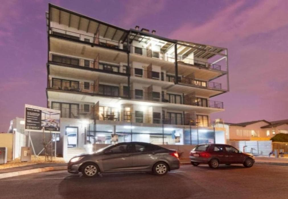 Manhattan On Coral Apartments