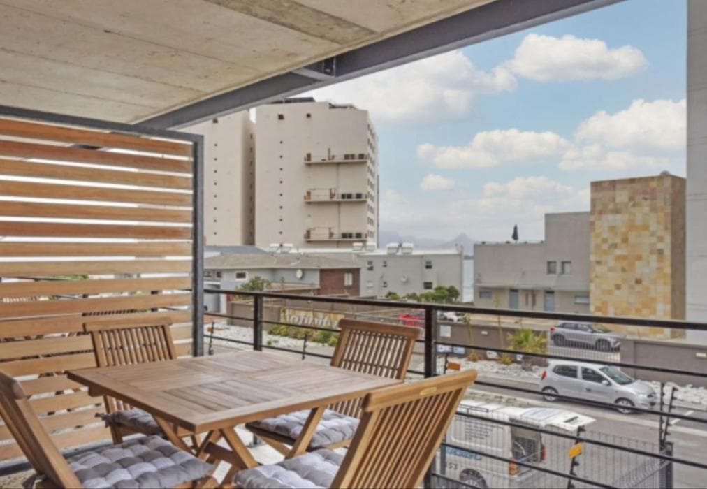 Manhattan On Coral Apartments