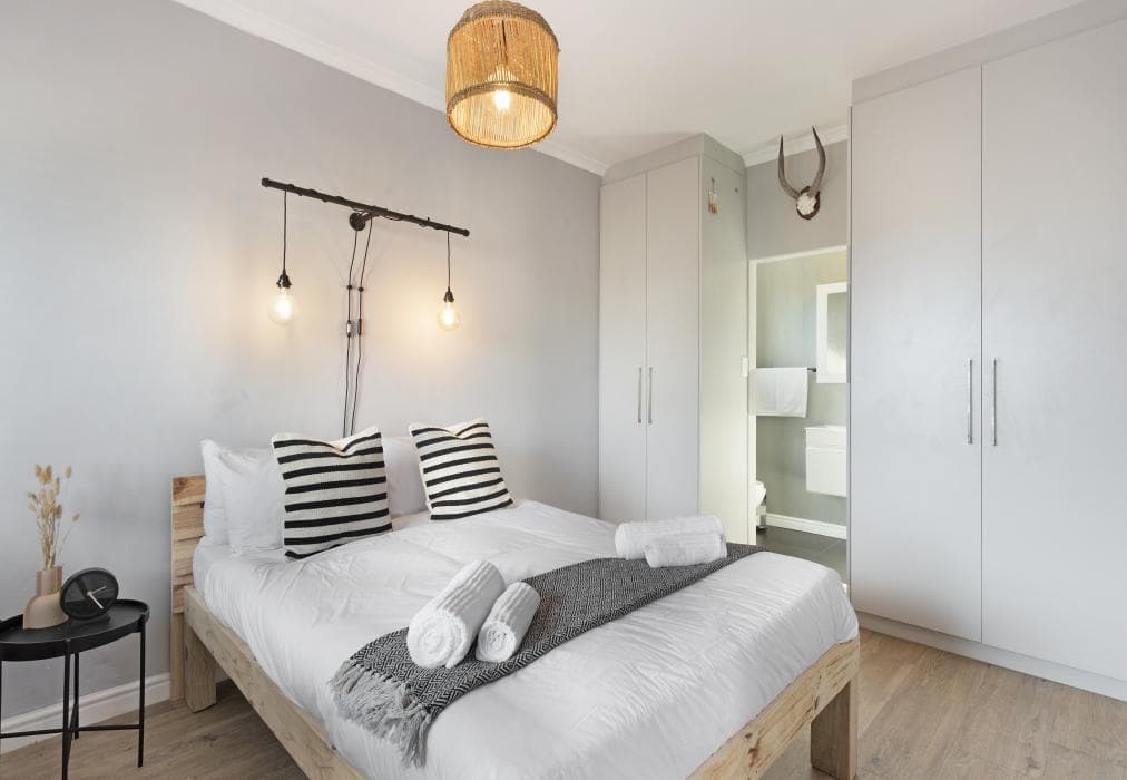 Cape on Portefield 5