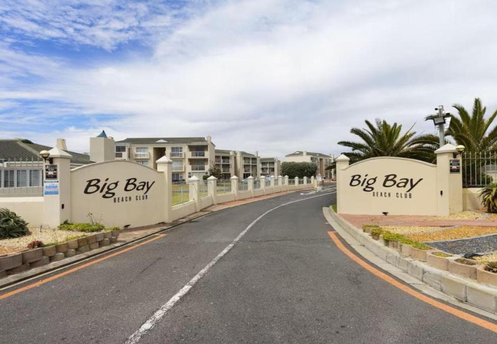 22 St Tropez - Big Bay Beach Club Bloubergstrand