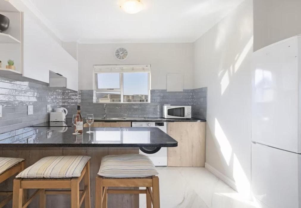 22 St Tropez - Big Bay Beach Club Bloubergstrand