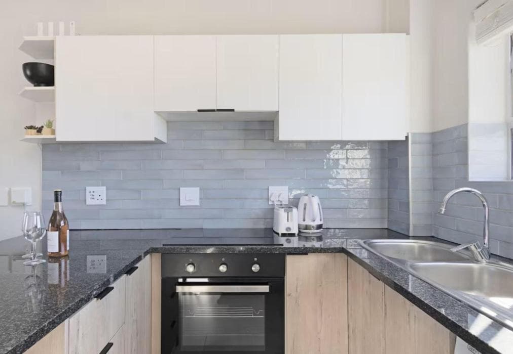 22 St Tropez - Big Bay Beach Club Bloubergstrand