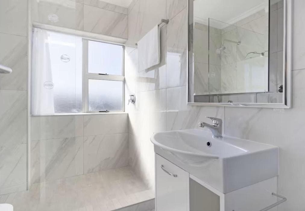 22 St Tropez - Big Bay Beach Club Bloubergstrand