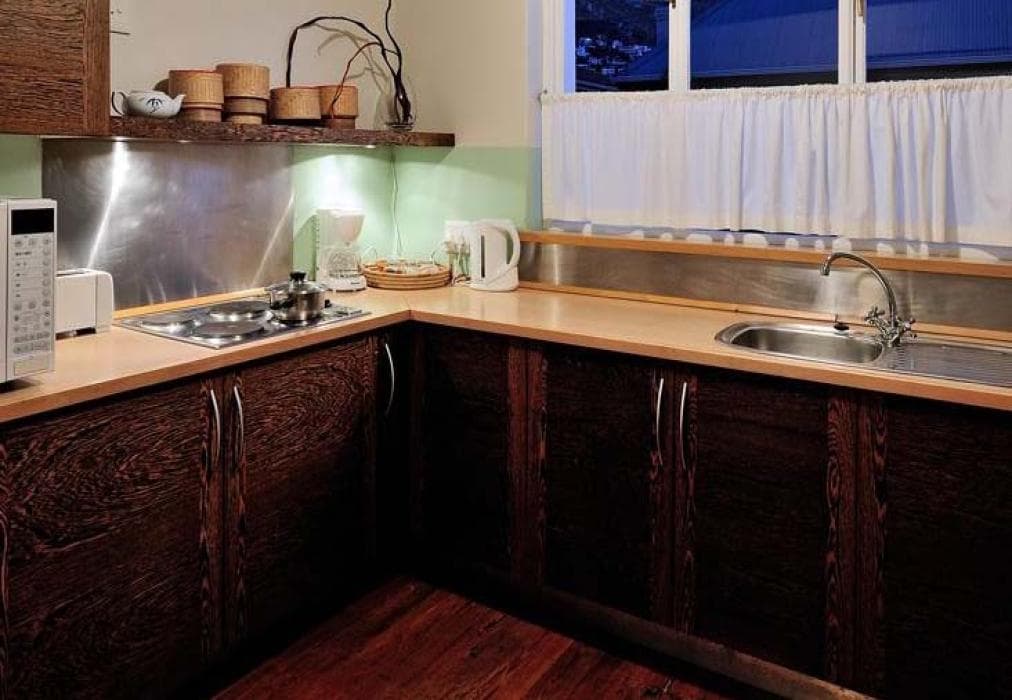 Barry Hall Apartment 4