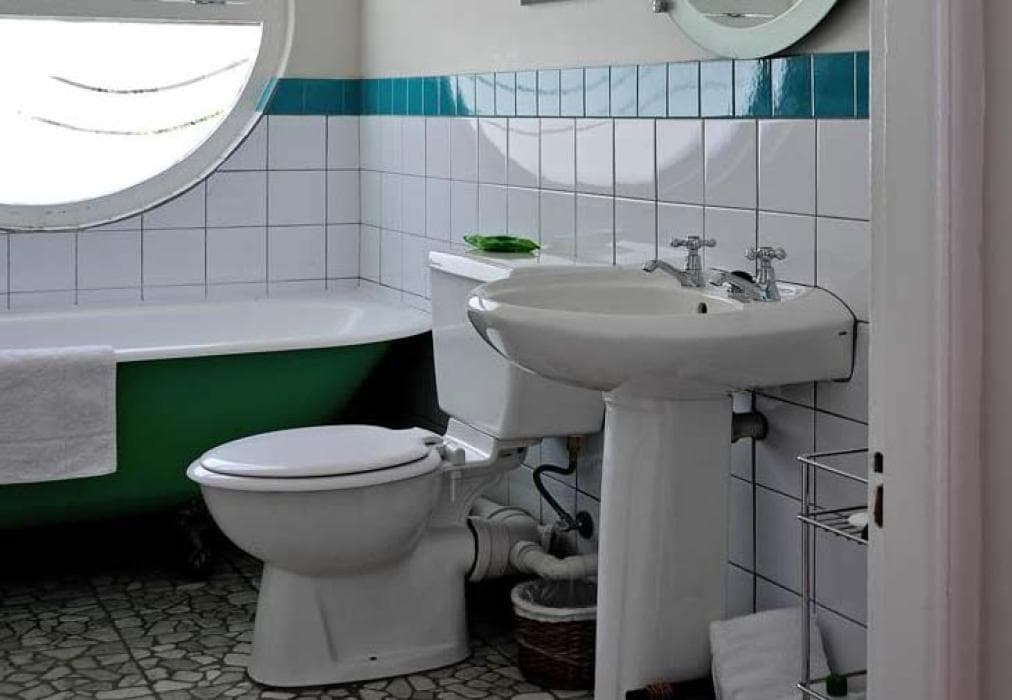 Barry Hall Apartment 4