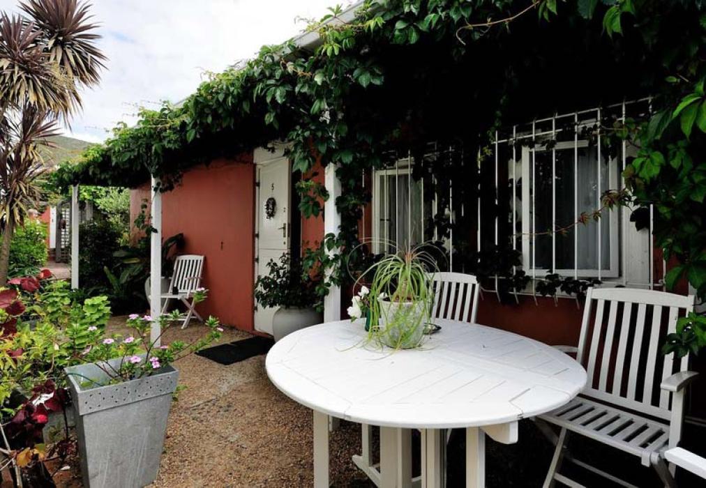 Barry Hall Garden Cottage