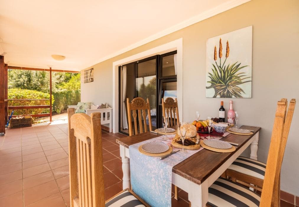 Victoria Bay Holiday Cottage