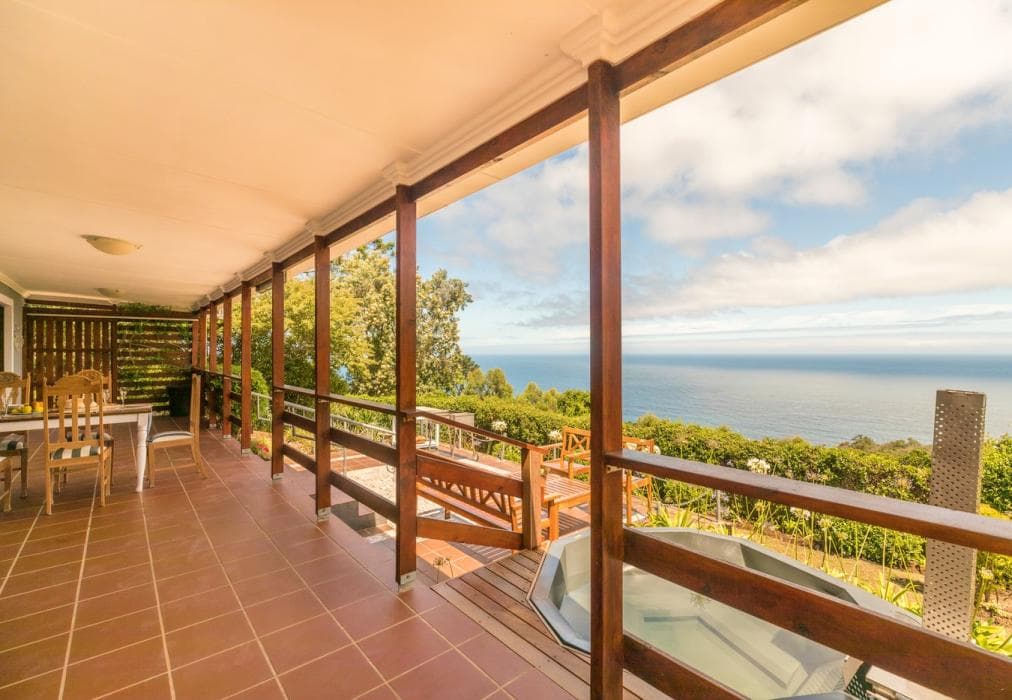 Victoria Bay Holiday Cottage