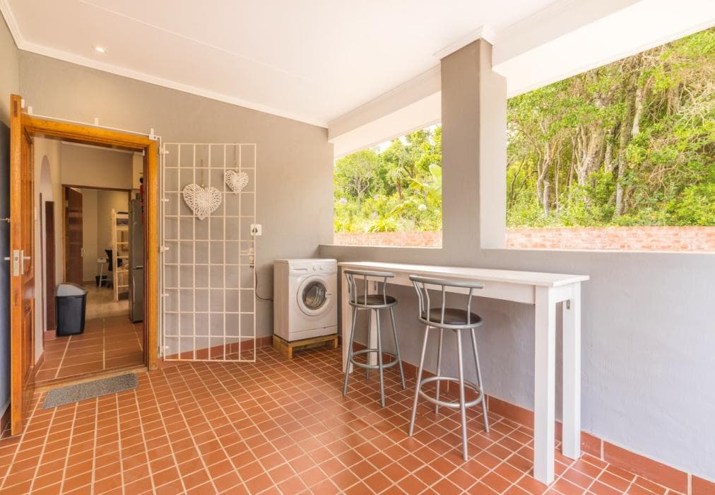 Victoria Bay Holiday Cottage