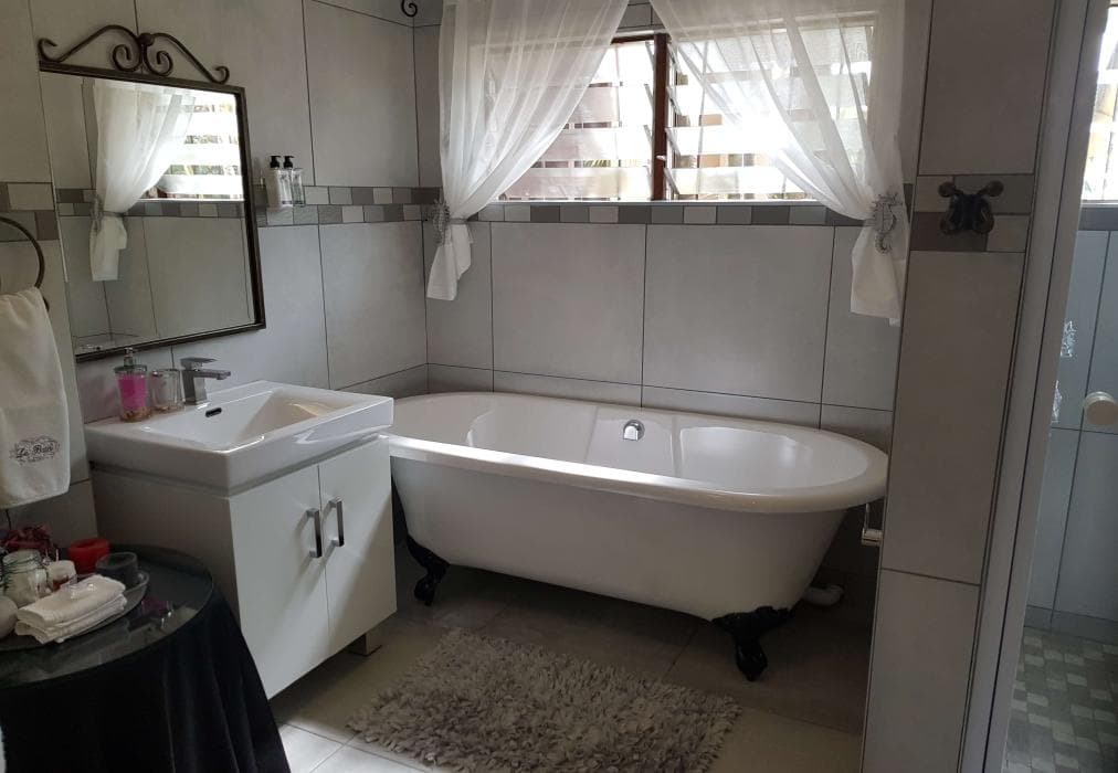 Ndiza Lodge and Cabanas