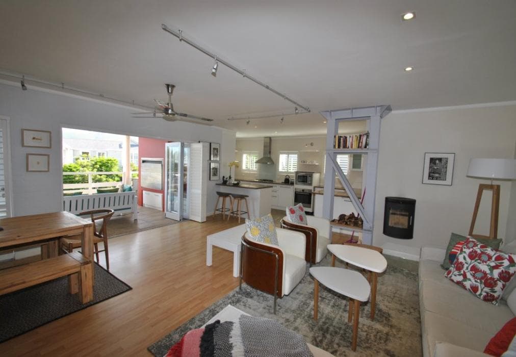 Trendy Getaway on the Canal