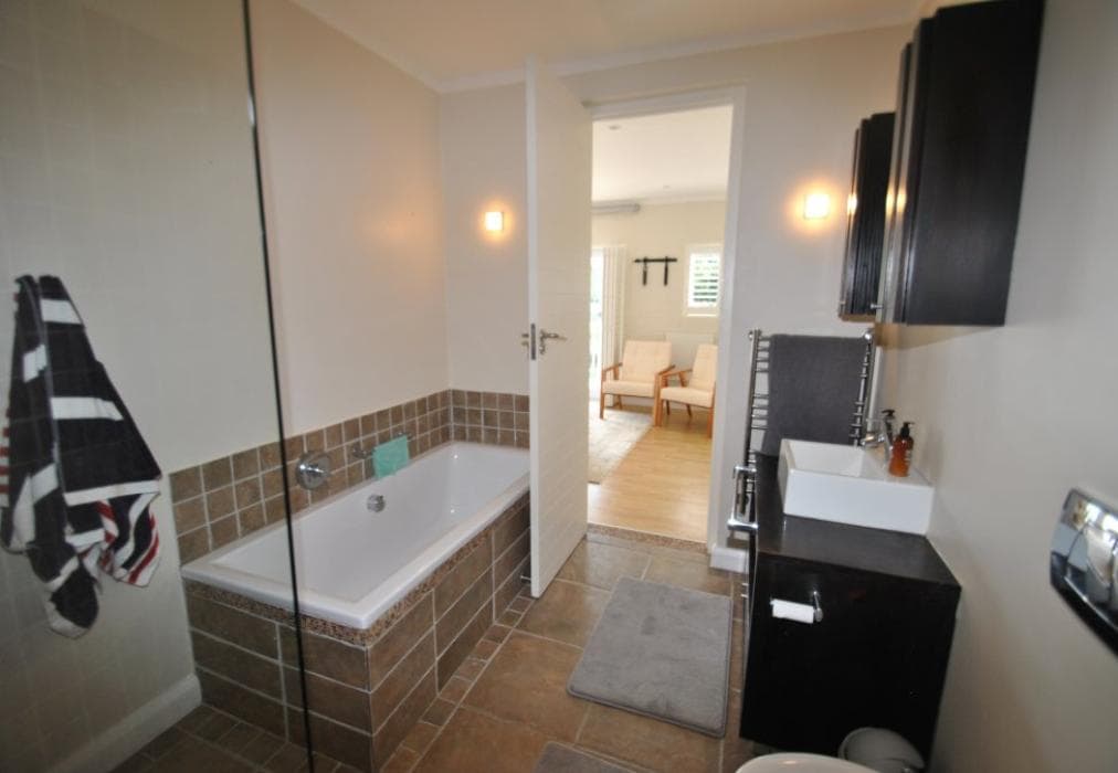 Trendy Getaway on the Canal