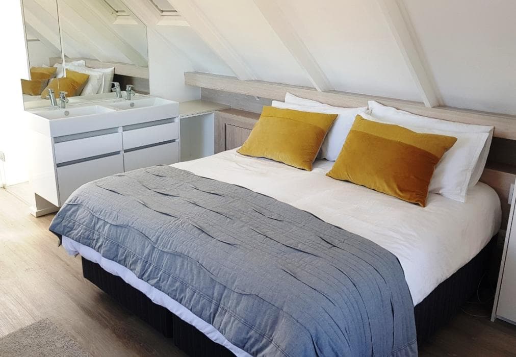 Barefootin Beachfront Cottage