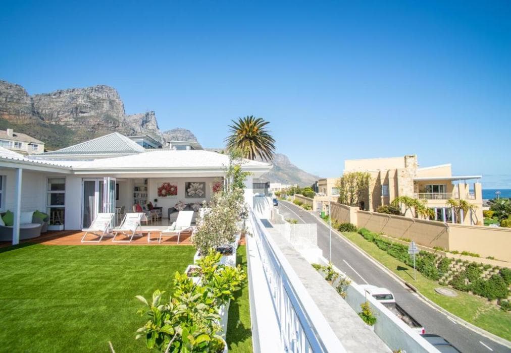 Apostle at Funkey 2B