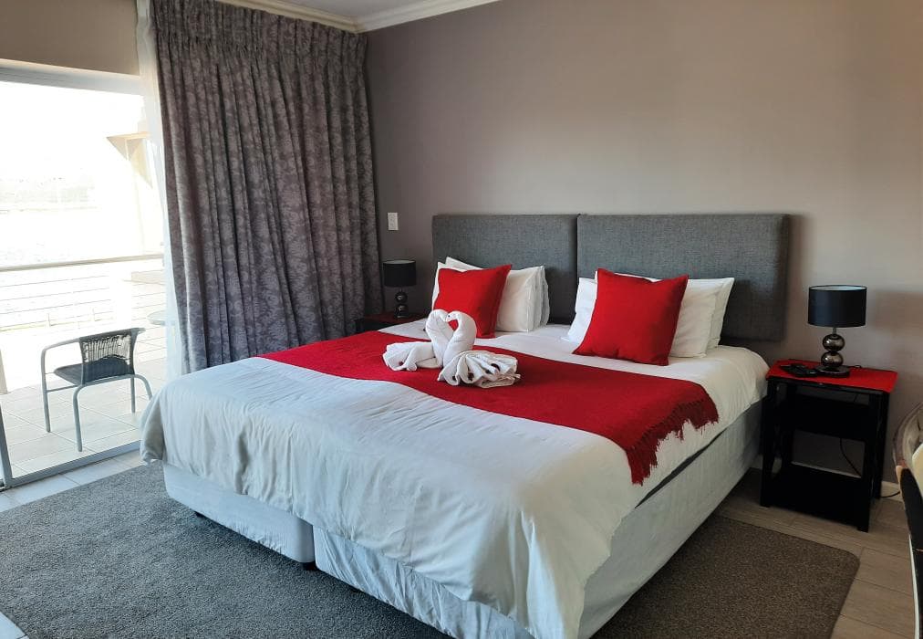 Phoenix Lodge and Waterside Accommodation