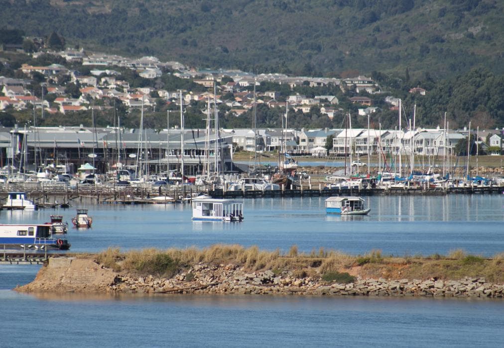 Phoenix Lodge and Waterside Accommodation