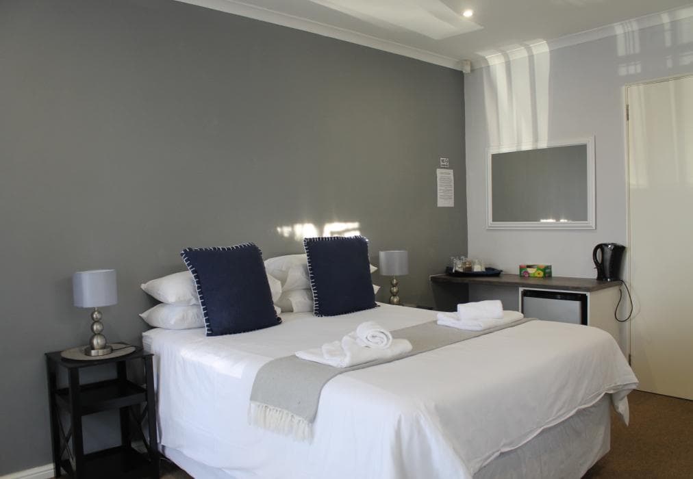 Phoenix Lodge and Waterside Accommodation