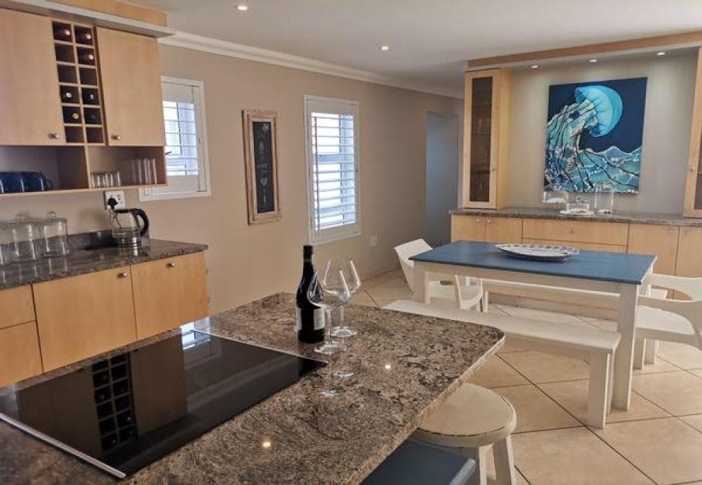 Unwind @ 167 Golden Mile