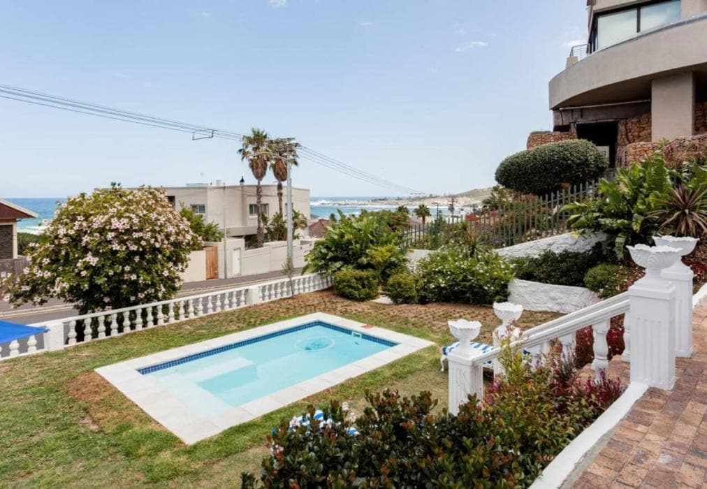 Villa on Camps Bay Drive