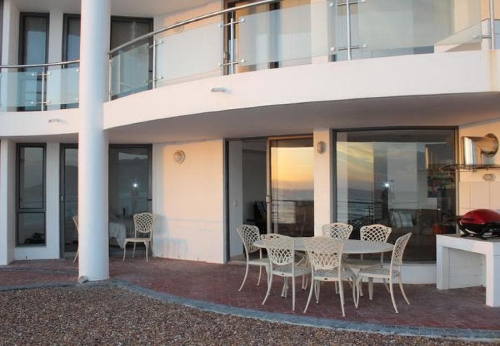 Hibernian Towers 505 Apartment