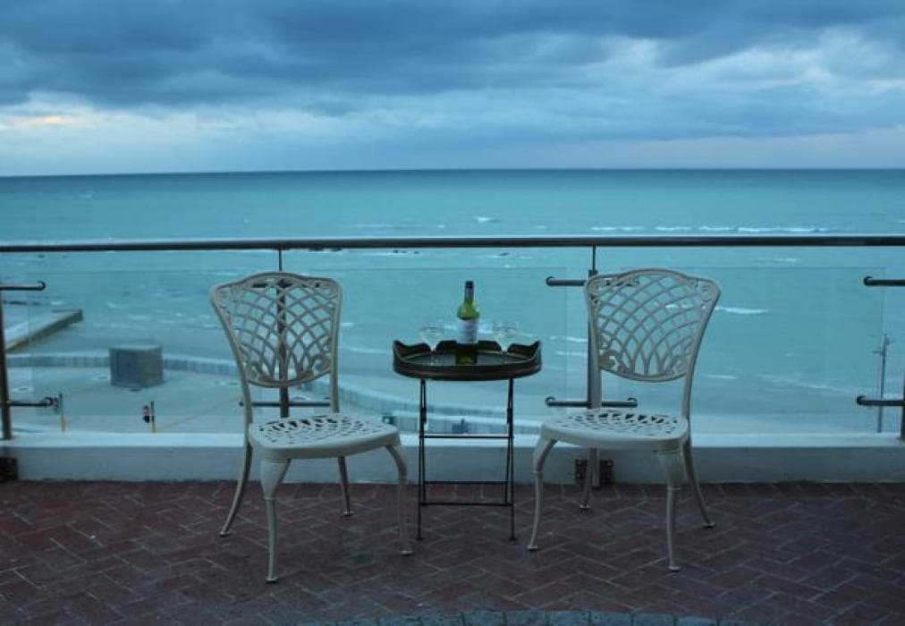 Hibernian Towers 505 Apartment