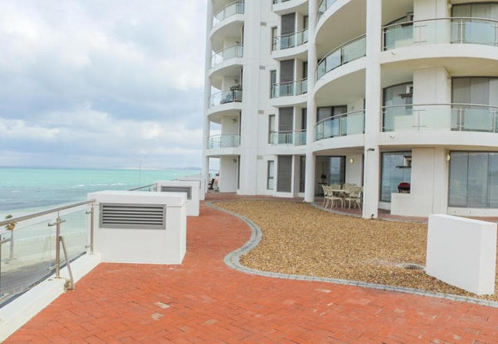 Hibernian Towers 505 Apartment