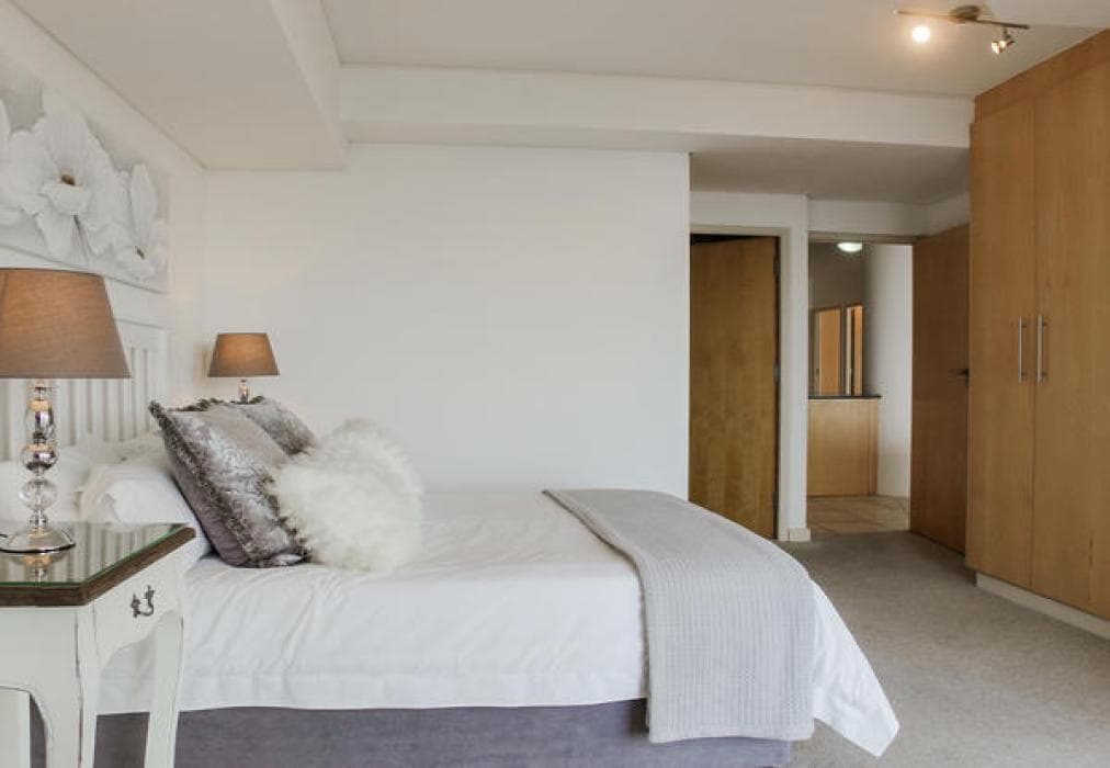 Hibernian Towers 505 Apartment