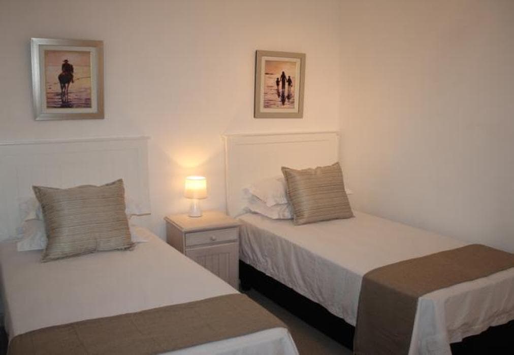 Hibernian Towers 505 Apartment