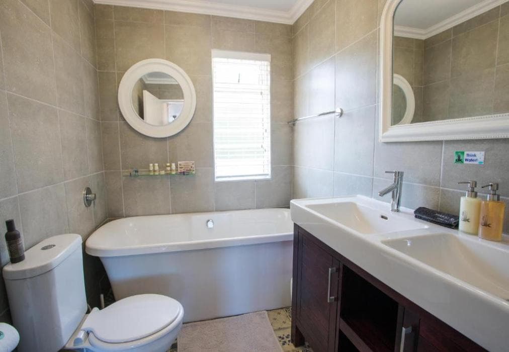 dk villas 1 Harbour View, Hout Bay