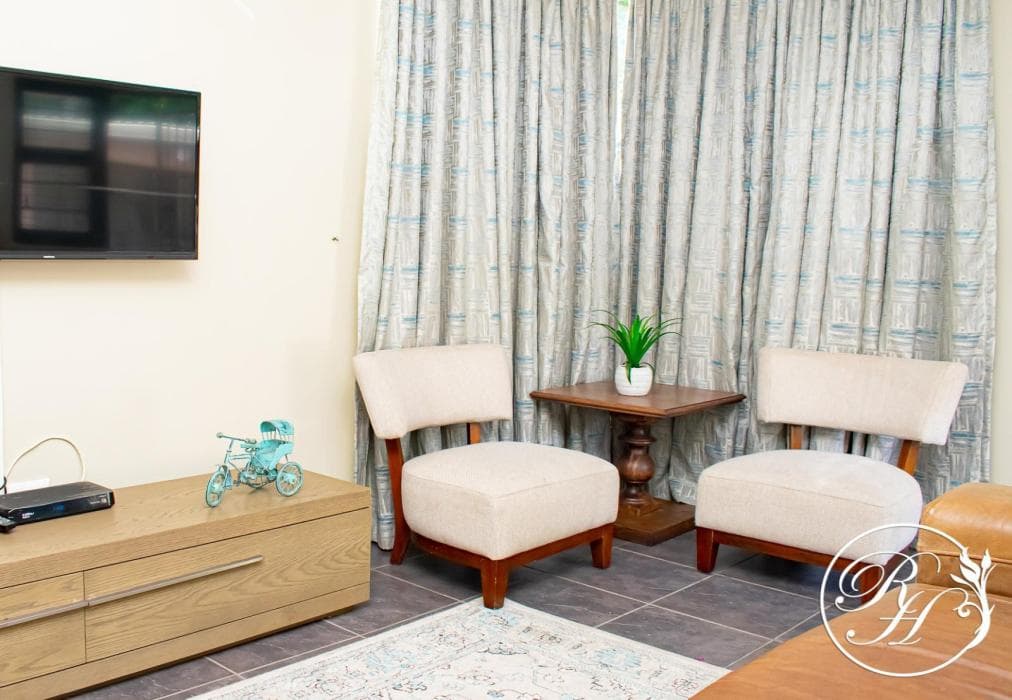 Roseland House Self-catering (1-2 Sleeper)