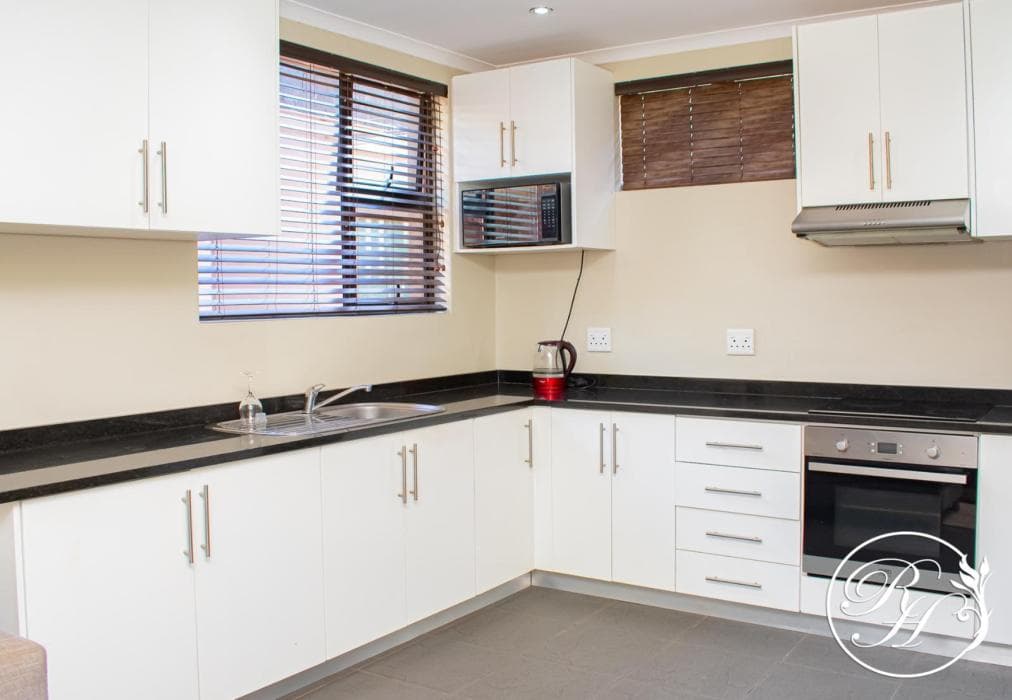 Roseland House Self-catering (1-4 Sleeper)