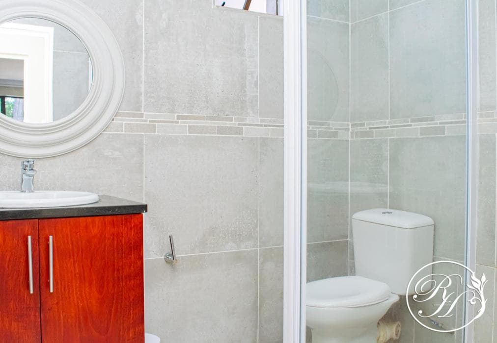 Roseland House Self-catering (1-4 Sleeper)