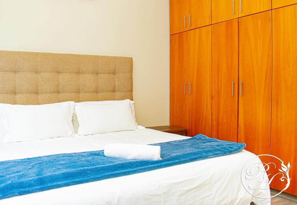 Roseland House Self-catering (1-6 Sleeper)