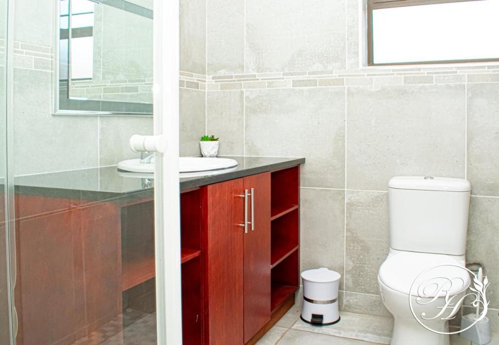 Roseland House Self-catering (1-6 Sleeper)