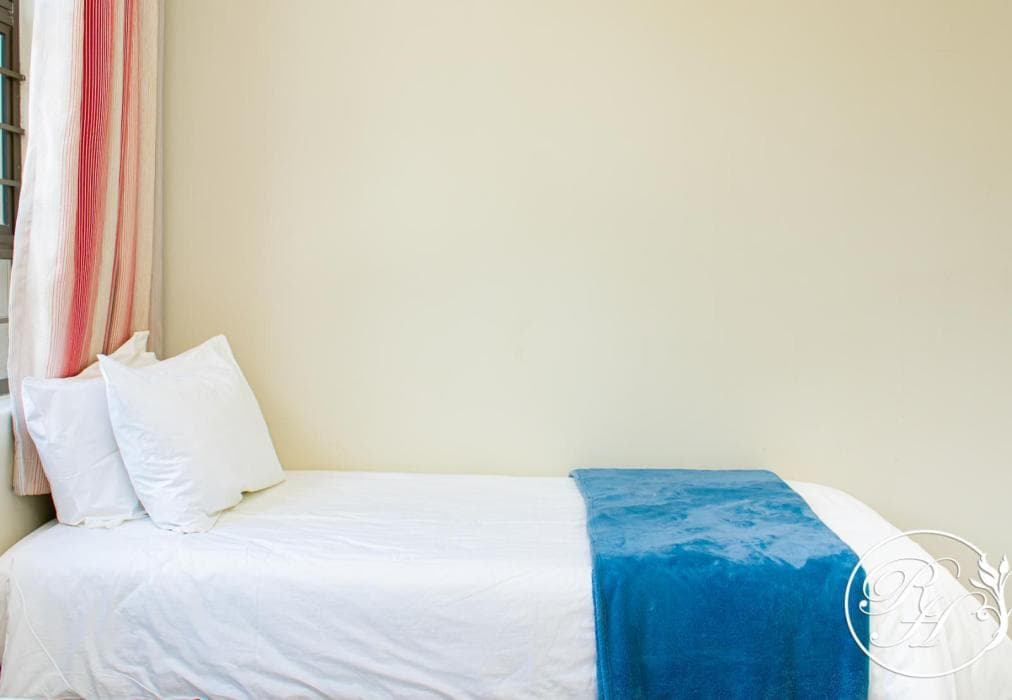 Roseland House Self-catering (1-6 Sleeper)