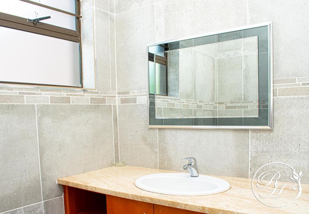 Roseland House Self-catering (1-6 Sleeper)