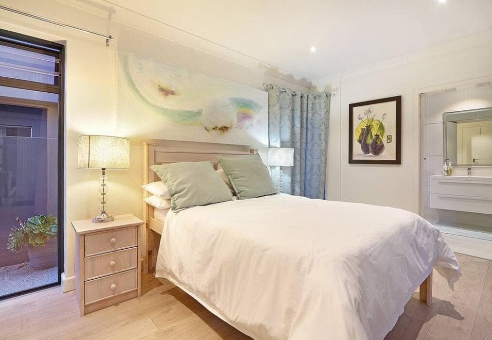 Modern Villa - Mountain views