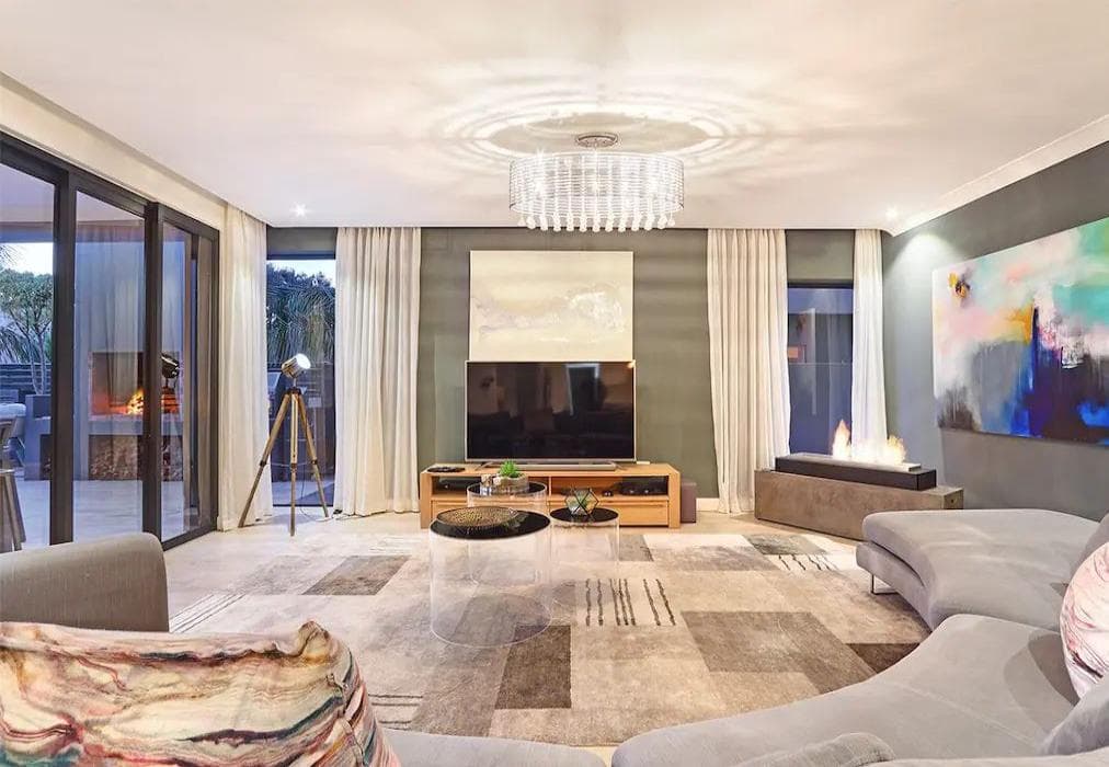 Modern Villa - Mountain views